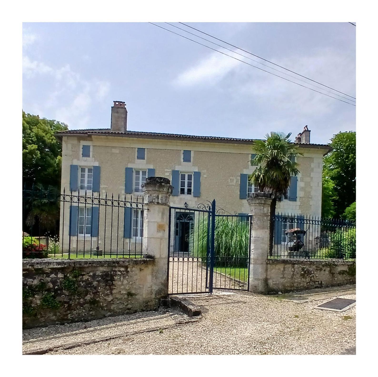Langlade Estate Villa Montboyer ภายนอก รูปภาพ