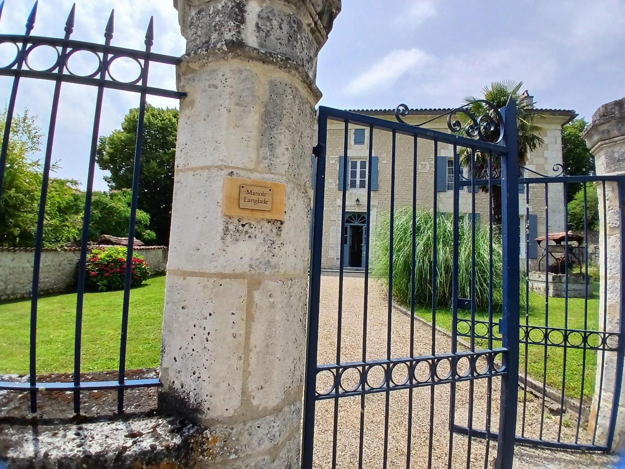 Langlade Estate Villa Montboyer ภายนอก รูปภาพ