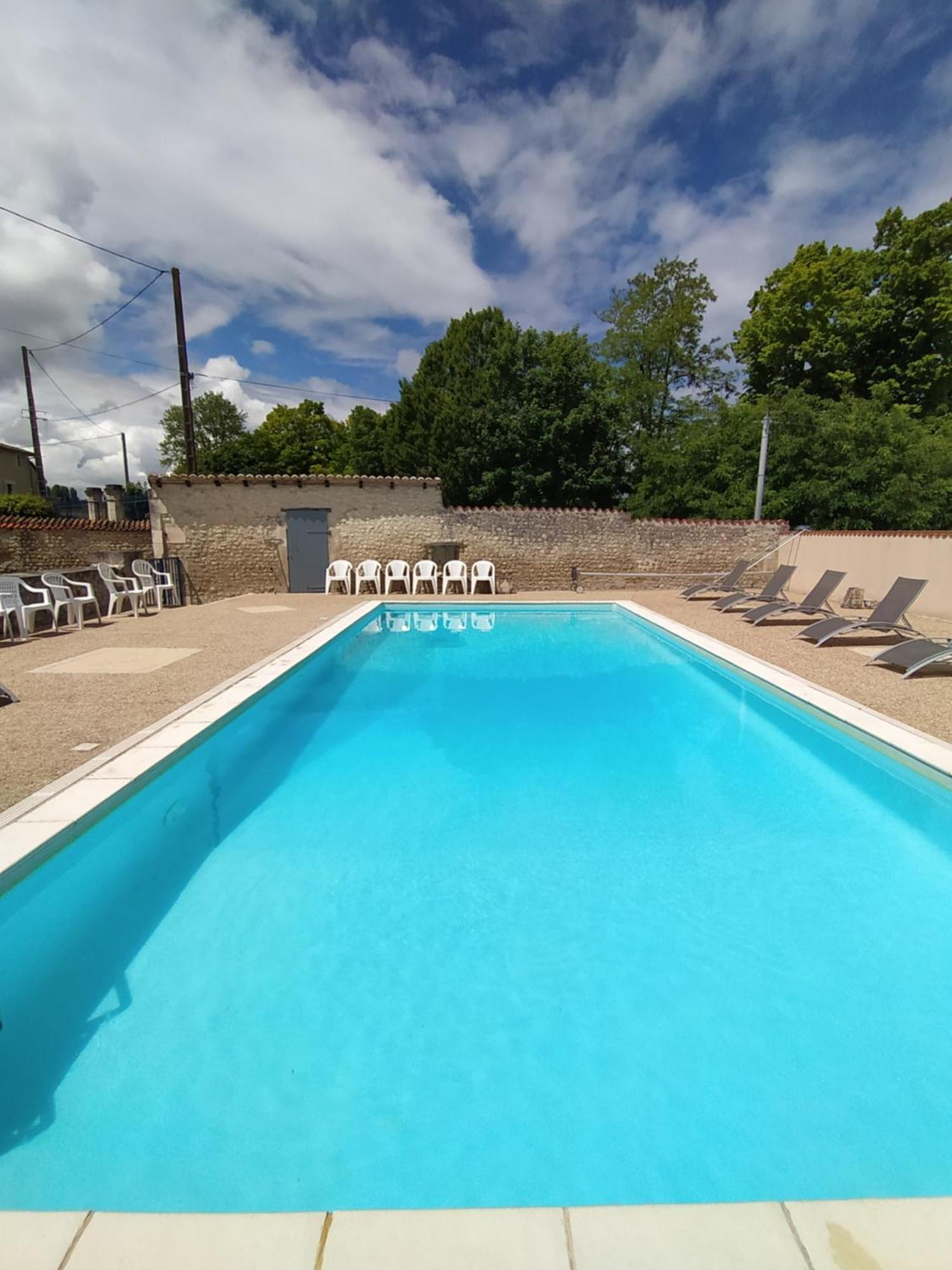 Langlade Estate Villa Montboyer ภายนอก รูปภาพ